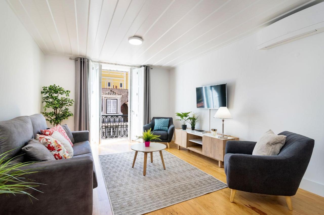 Amazing 1Bdr Apartment In Chiado By Lovelystay Lisboa Exteriör bild